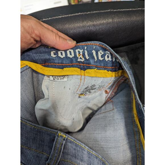Coogi Cropped Light Wash Jeans Gold Link Embroidered Design Size 18 - Picture 11 of 12
